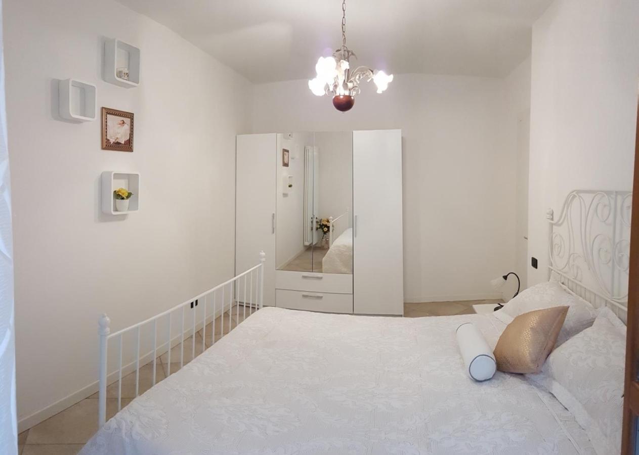 Il Paradiso Apartments Great View Gardasee Torri Del Benaco Exterior foto