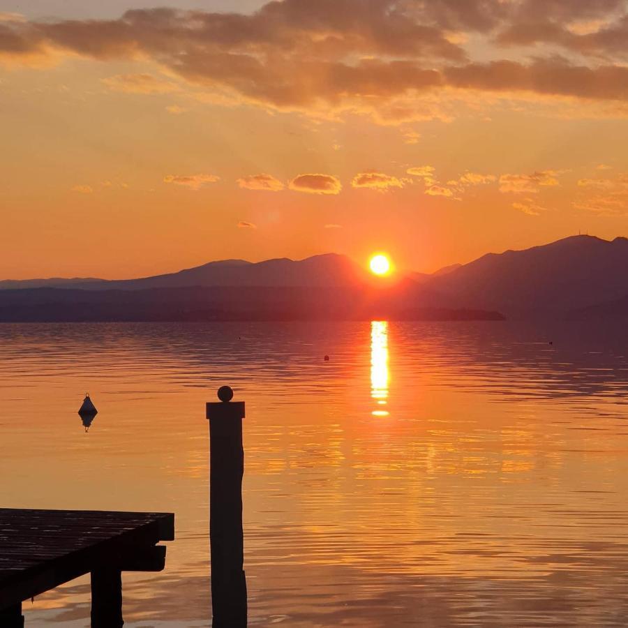 Il Paradiso Apartments Great View Gardasee Torri Del Benaco Exterior foto