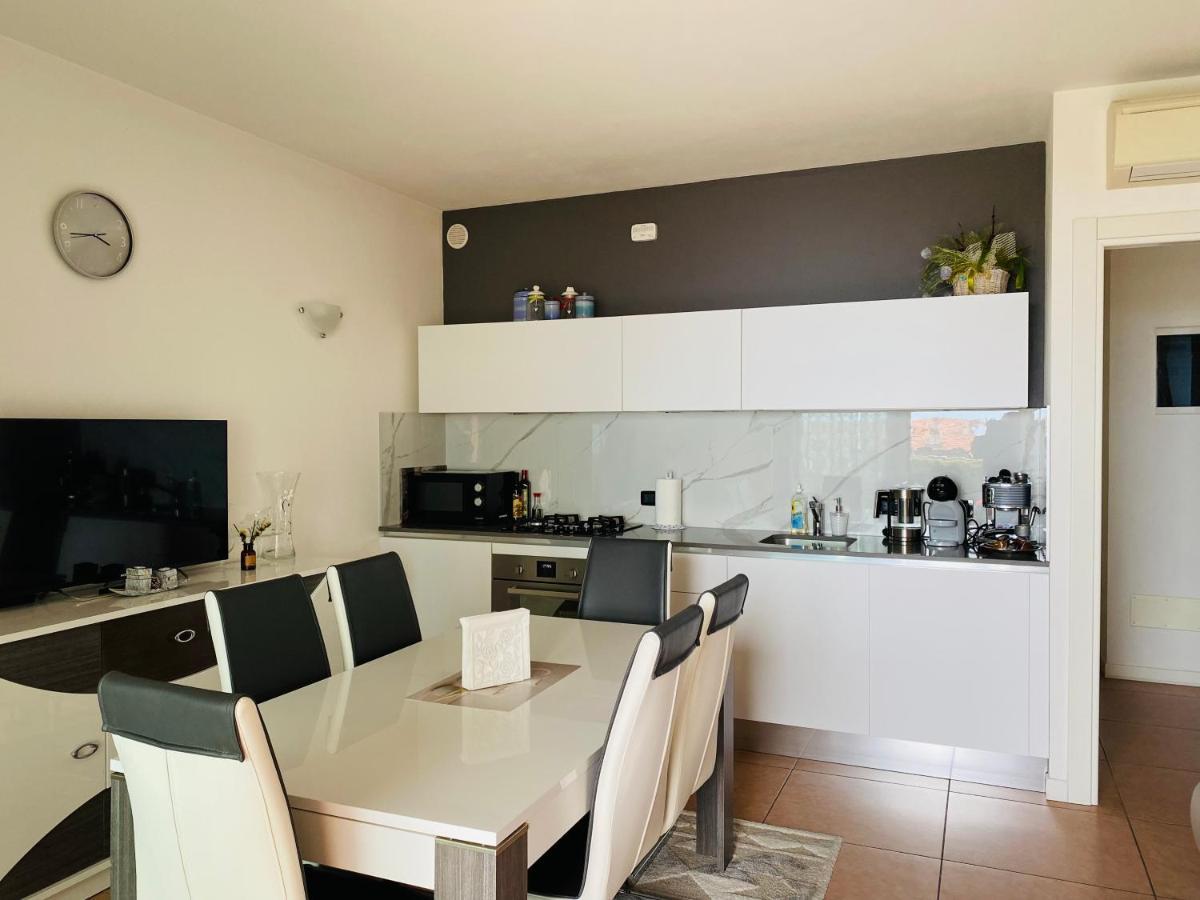 Il Paradiso Apartments Great View Gardasee Torri Del Benaco Exterior foto